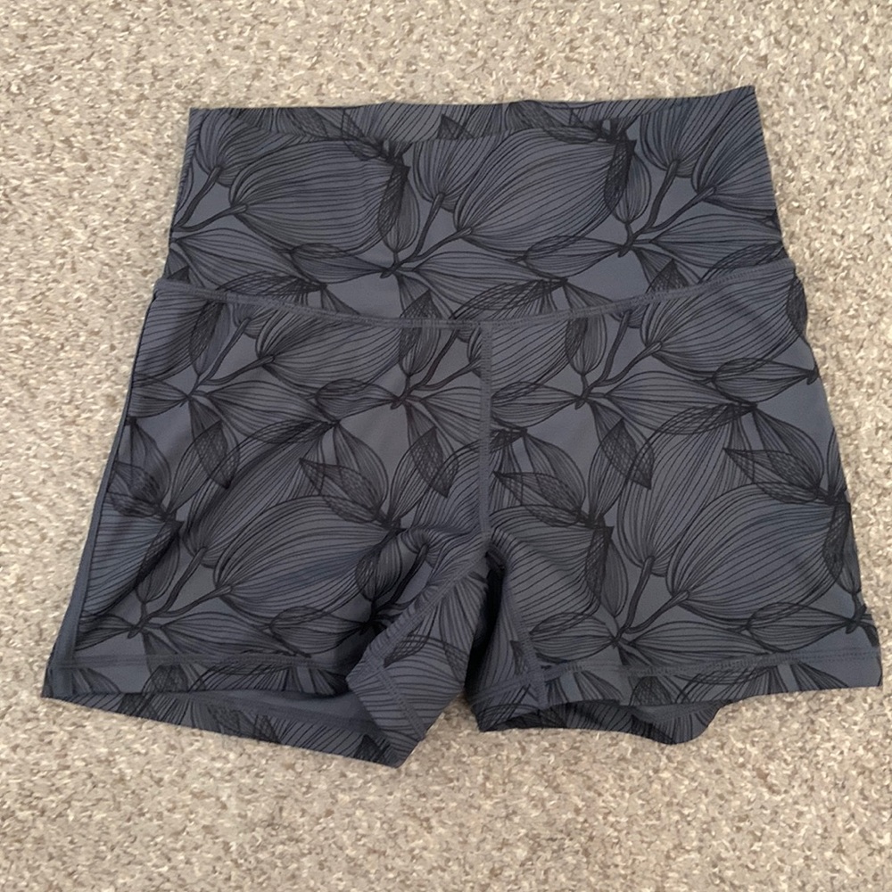 Leaf print BuffBunny shorts